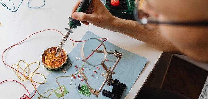 Luty srebrne – kiedy są najlepszym wyborem przy łączeniu metali?