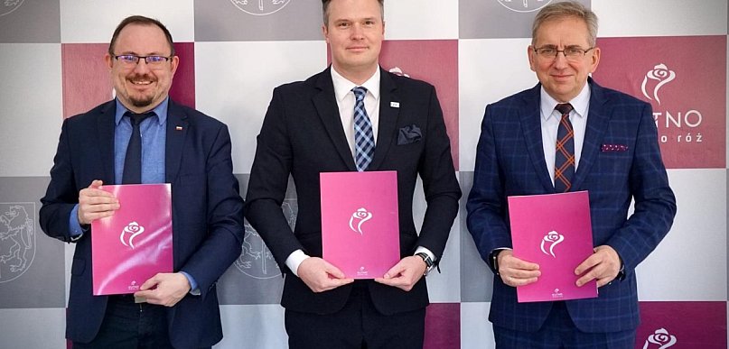 Bezpłatne szkolenia cyfrowe dla seniorów w Kutnie – rusza nowy program