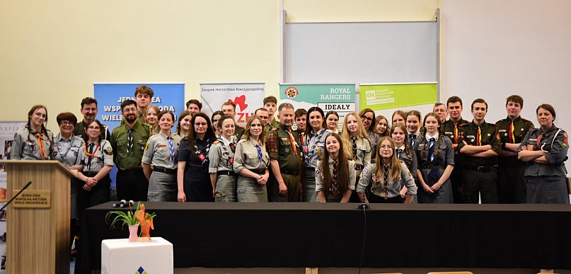 Sześć szkół z Kutna i Gołębiewka z tytułem Szkoła Przyjazna Harcerstwu