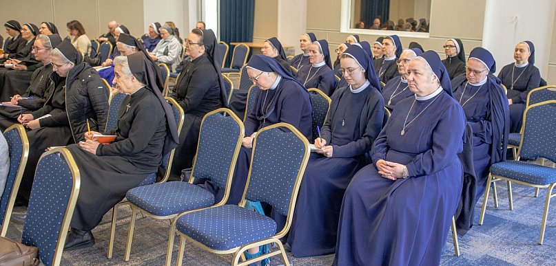 Maryja pośród kobiet. Zwiastunki Ewangelii. Sympozjum Maryjno-Mariologiczne