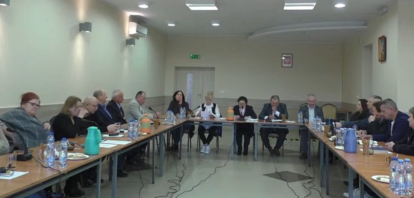 Głosowanie, które się opłaciło. Burmistrz Dorota Dąbrowska i radni z podwyżkami