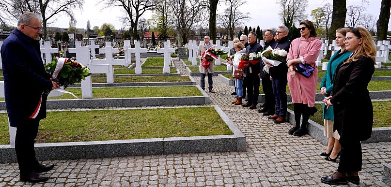 Kutnianie upamiętnili 86. rocznicę Zbrodni Katyńskiej