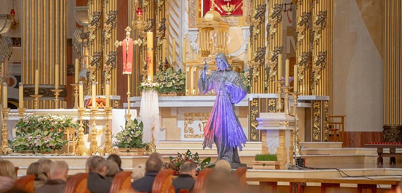 Świadectwo wiary i konkretnej pomocy: Niedziela Miłosierdzia Bożego