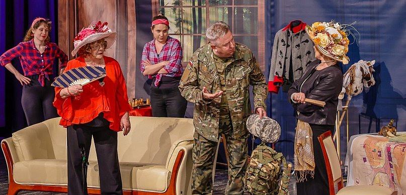 Damy czy huzary dowodem na to, że Kutno kocha teatr