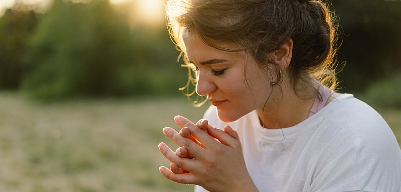 Kiedy wszystko się wali – jak modlitwa i tradycja pomagają odnaleźć równowagę