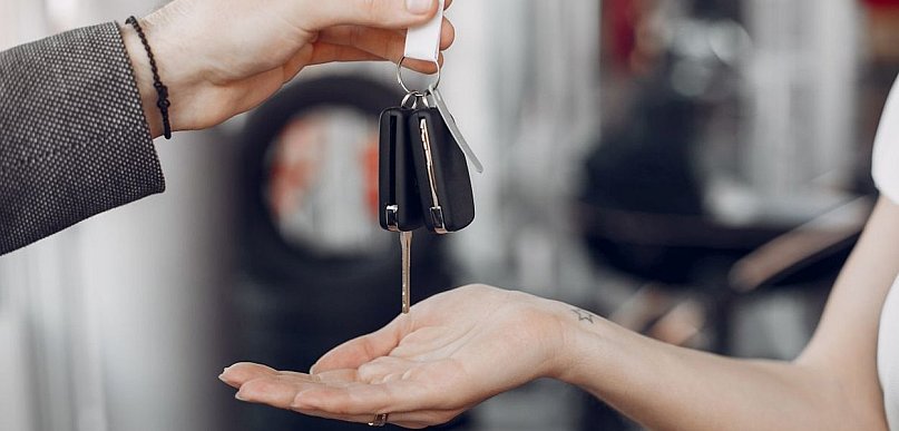 Kiedy warto wynająć auto dostawcze zamiast korzystać z firmy transportowej?