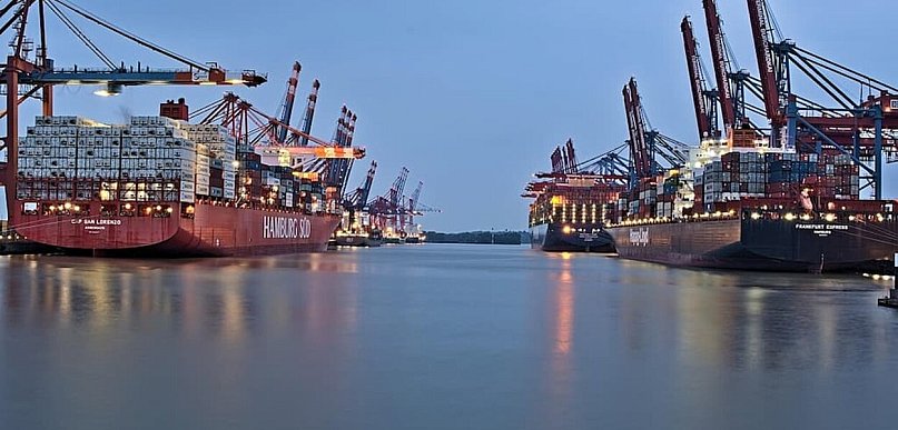 Automatyzacja procesów w przemyśle - jak maszyny z Chin rewolucjonizują