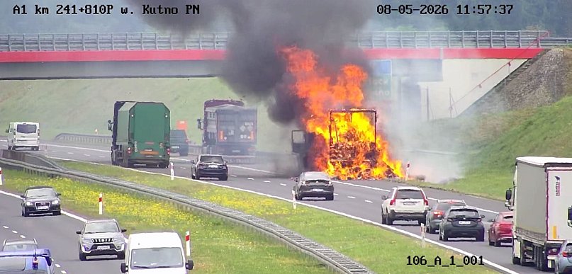 Pożar ciężarówki z makulaturą na A1 Strzelce-Wieszczyce