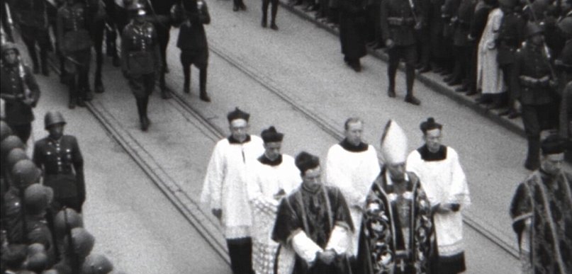 Sensacja! Nieznany film z pogrzebu Marszałka Piłsudskiego odnaleziony po 91 latach