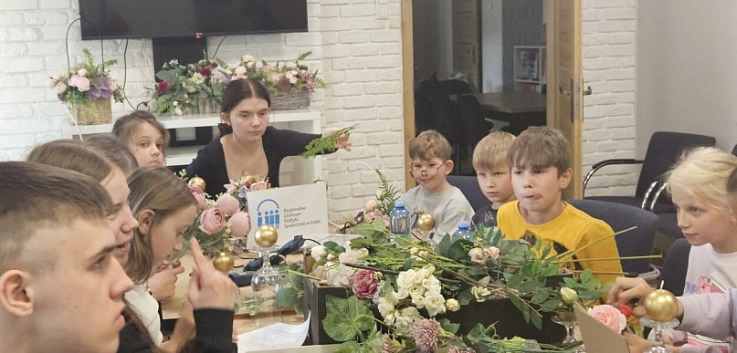 Kwiaty, kreatywność i dobra zabawa – warsztaty „Kolory natury”
