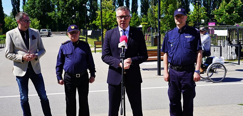 Prezydent Mariusz Sikora: Park nad Ochnią strefą wolną od hulajnóg elektrycznych