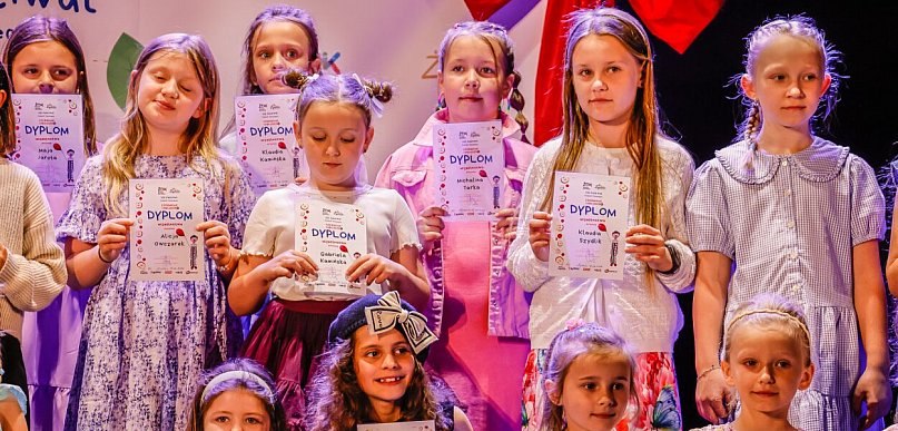 VIII Festiwal Piosenki Dziecięcej Czerwone Jabłuszko w Żychlinie