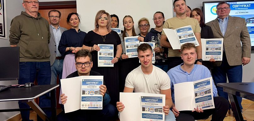 Wyróżnienia Rektora dla studentów i pierwsze certyfikaty JAŚMIN
