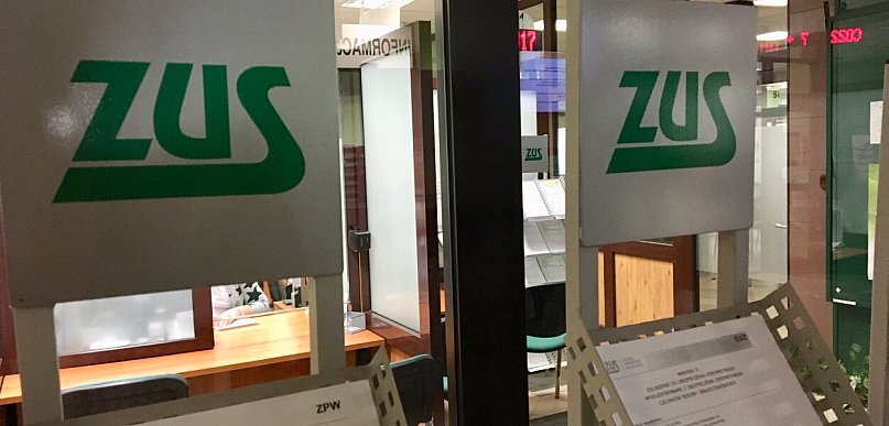 Dostałeś takiego SMS-a z ZUS? Natychmiast zgłoś go pod numer 8080!