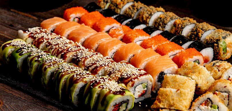 Jakie są najpopularniejsze rodzaje sushi i czym się różnią?