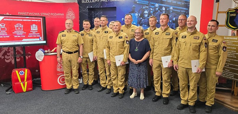 Są pierwsi absolwenci programu Strażak ratownik medyczny w Kutnie