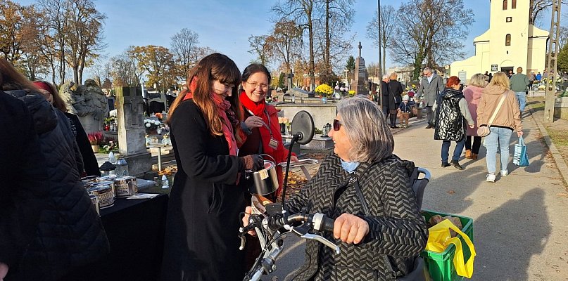 Rekordowa XXII kwesta w Kutnie! Zebrano 22 770 złotych na renowację grobów - 71819