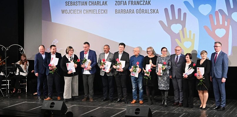 Wolontariusze roku 2025 odznaczeni w Kutnie - 72597