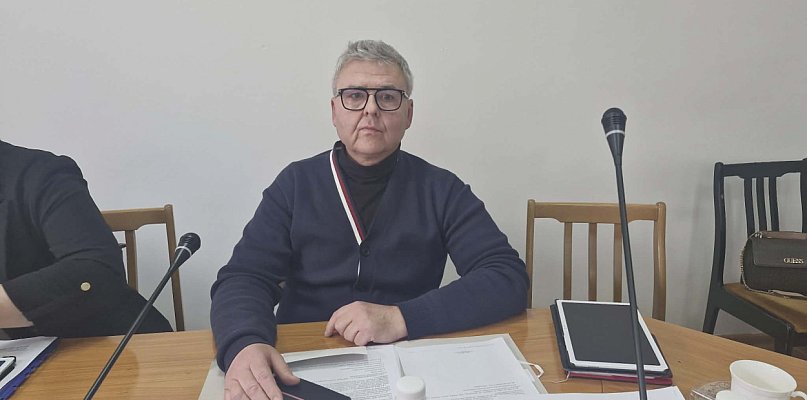 Nowa praca przewodniczącego rady rozpali sesję? D. Mroczek zabiera głos