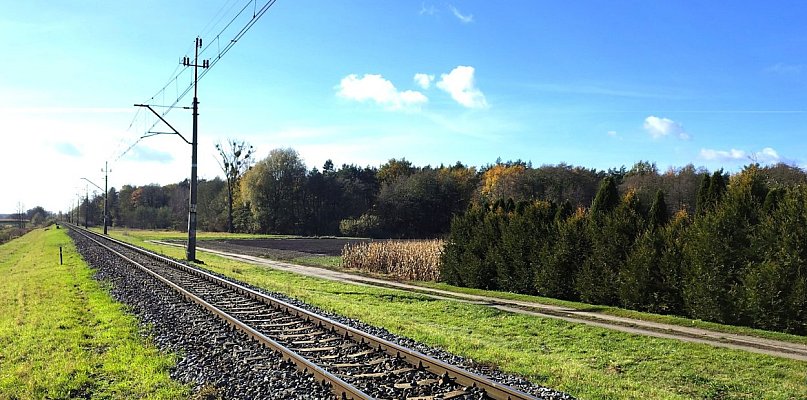 Szybsze pociągi i wygodniejsze perony na trasie Łódź – Kutno