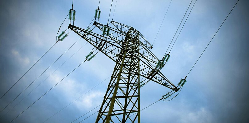 Nowe słupy, nowe ograniczenia. Inwestycja Energi budzi niepokój w regionie
