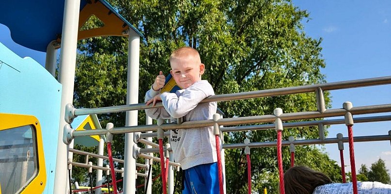 Stowarzyszenie TACY JAK WY realizuje projekt Razem dla dzieci i rodziców