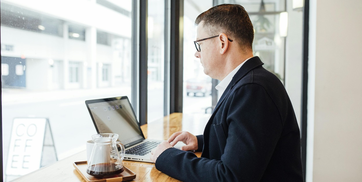 Faktoring dla firm – wsparcie finansowe w zarządzaniu płynnością