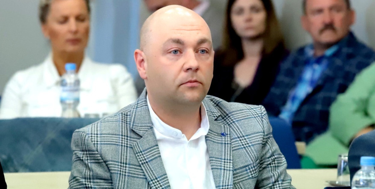 Radny miejski Łukasz Walczak, członek  Miejskiej Komisji Rozwiązywania Problemów Alkoholowych w Kutnie