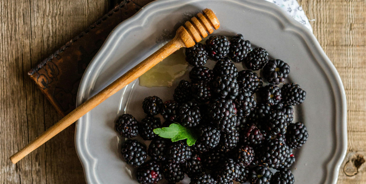 Zdjęcie dodane przez Pixabay: https://www.pexels.com/pl-pl/zdjecie/lody-na-drewnie-257834/