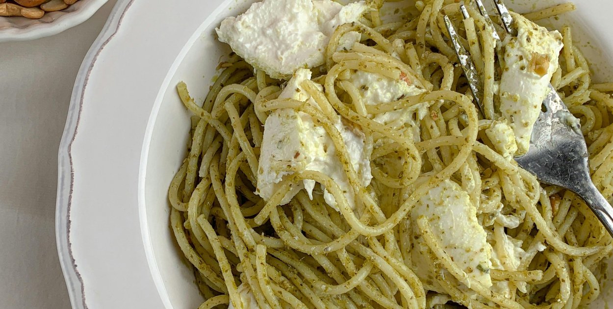 Zdjęcie dodane przez solod_sha: https://www.pexels.com/pl-pl/zdjecie/talerz-obiad-lunch-posilek-8105124/