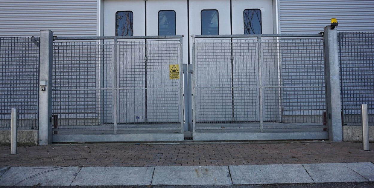 Bramy w trudnych warunkach: kurz, mróz, wilgoć, chemia ? jak sobie z tym radzą?