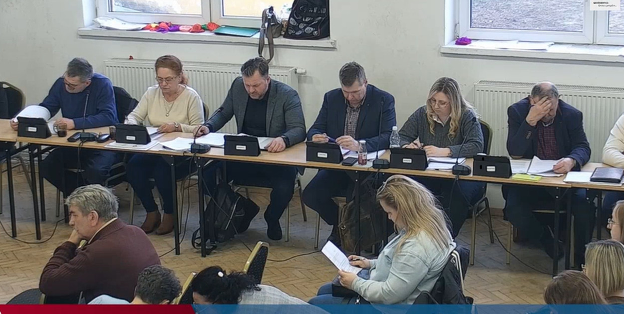 Obradują radni miejscy w Krośniewicach: dotacje, pominiki przyrody