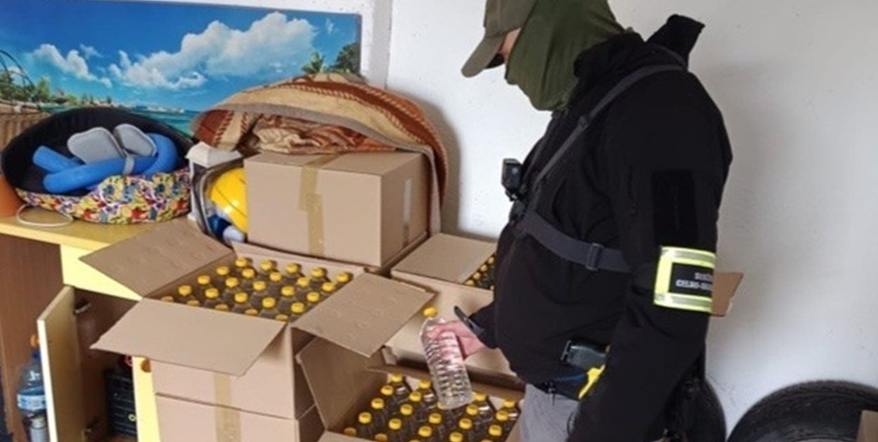 KAS: 434 litry nielegalnego alkoholu. Wpadł mieszkaniec powiatu poddębickiego