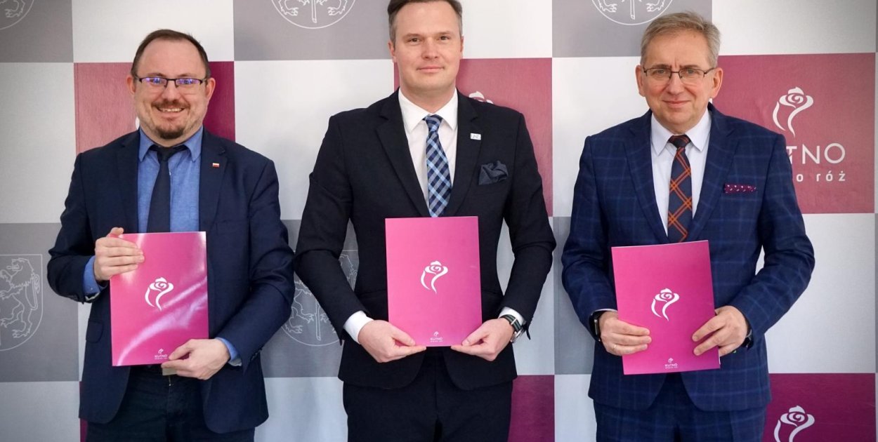 Bezpłatne szkolenia cyfrowe dla seniorów w Kutnie – rusza nowy program