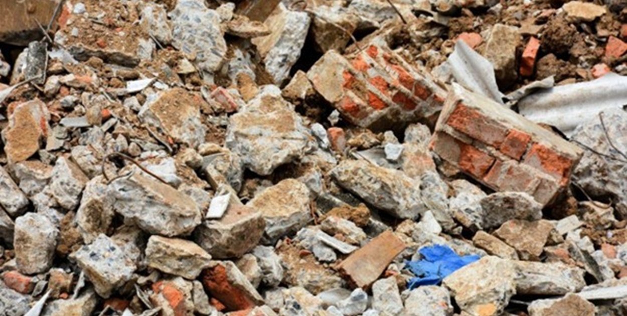 Wywóz gruzu po remoncie mieszkania – kiedy potrzebny jest kontener