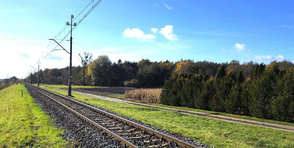 Szybsze pociągi i wygodniejsze perony na trasie Łódź – Kutno