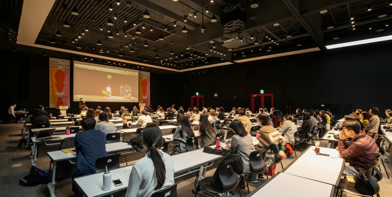 Centrum konferencyjne w Łódzkiem – jak wybrać idealne miejsce na wydarzenie?